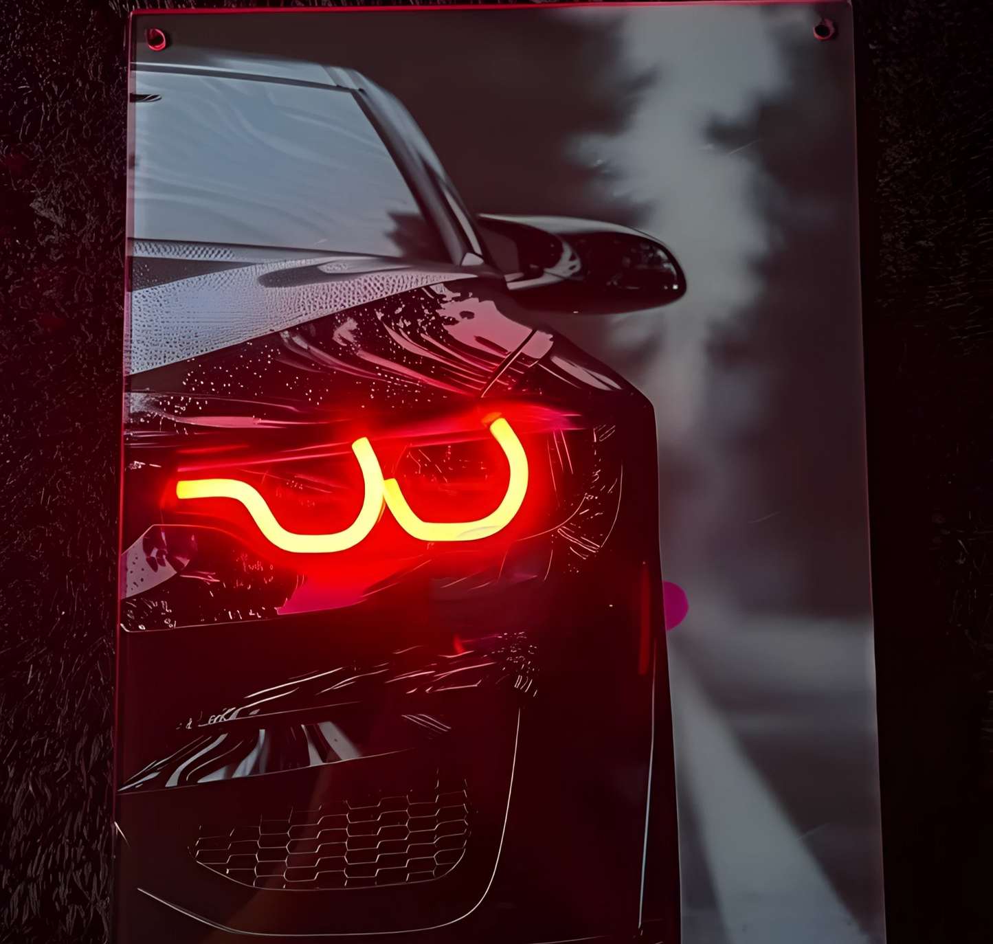 Neon LED Işıklı Audi Tablo – Kırmızı Işıkla Etkileyici Görünüm